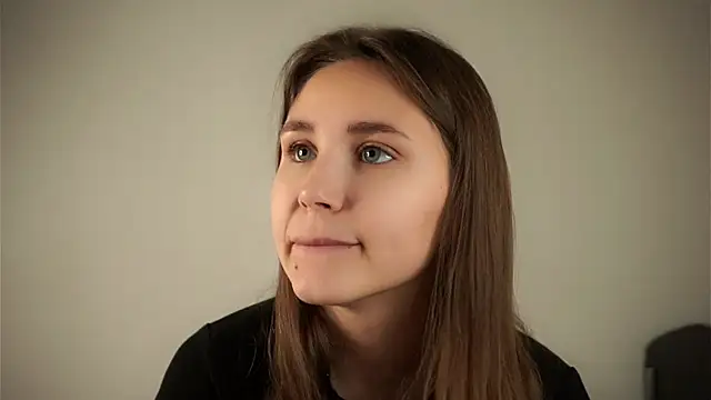 Snapshot of EthalFlowers chatting on 09.30.25 EthalFlowers online show from 09.30.25