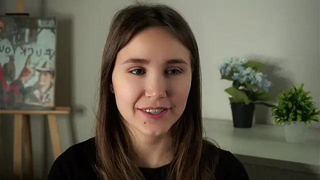 Snapshot of EthalFlowers chatting on 10.07.25 EthalFlowers online show from 10.07.25