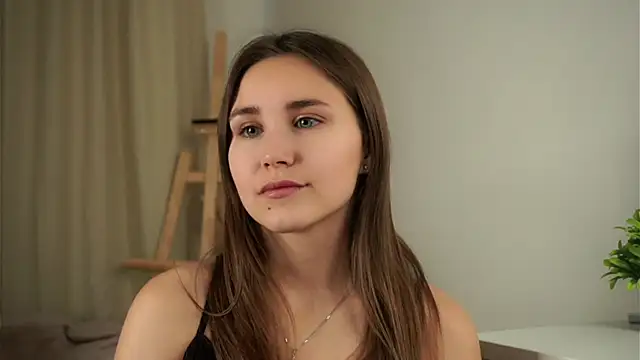 Snapshot of EthalFlowers chatting on 10.11.25 EthalFlowers online show from 10.11.25