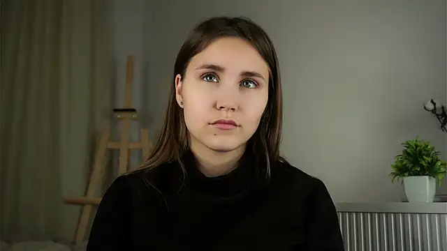 Snapshot of EthalFlowers chatting on 10.18.25 EthalFlowers online show from 10.18.25