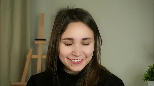 Snapshot of EthalFlowers chatting on 10.19.25 EthalFlowers online show from 10.19.25