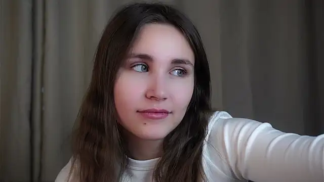 Snapshot of EthalFlowers chatting on 11.05.25 EthalFlowers online show from 11.05.25