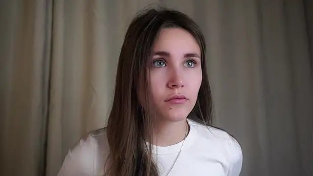 Snapshot of EthalFlowers chatting on 11.08.25 EthalFlowers online show from 11.08.25