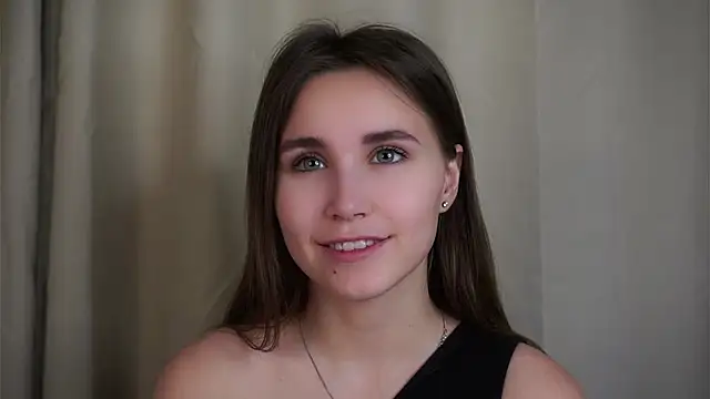 Snapshot of EthalFlowers chatting on 11.09.25 EthalFlowers online show from 11.09.25