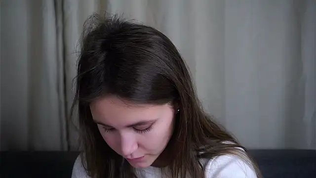 Snapshot of EthalFlowers chatting on 11.11.25 EthalFlowers online show from 11.11.25