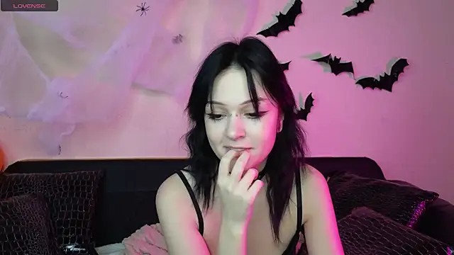 mimi purrs online show from 10.28.25