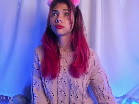 Snapshot of Laurenn_2 chatting on 10.16.25 Laurenn 2 online show from 10.16.25