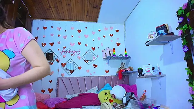 Anny Hurtado online show from 10.13.25