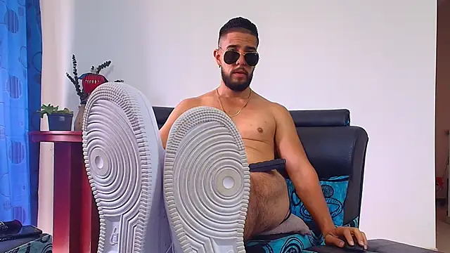 Snapshot of DaveSoldier chatting on 10.19.25 DaveSoldier online show from 10.19.25