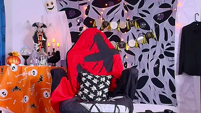 Snapshot of DaveSoldier chatting on 10.29.25 DaveSoldier online show from 10.29.25