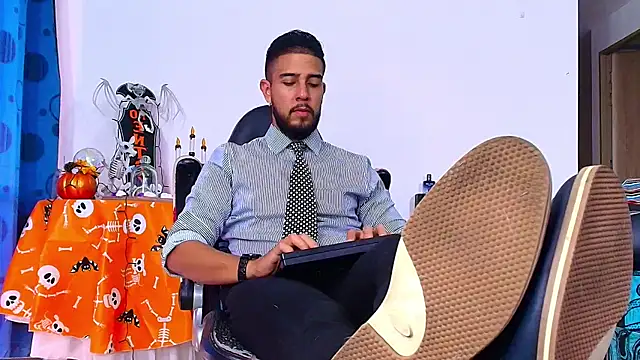 Snapshot of DaveSoldier chatting on 11.04.25 DaveSoldier online show from 11.04.25