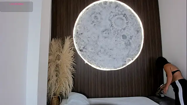 ShaniaDaniels online show from 02.20.26