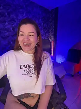 Snapshot of Bigass_curvy chatting on 11.12.25 Bigass curvy online show from 11.12.25