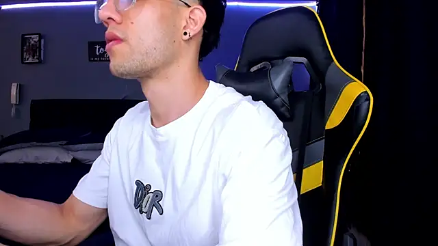 alexgiraldo   online show from 09.24.25