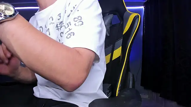 alexgiraldo   online show from 10.05.25