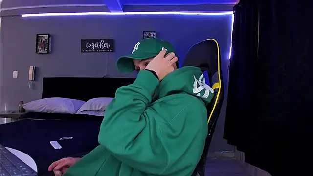 alexgiraldo   online show from 10.15.25