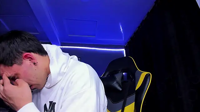 alexgiraldo   online show from 10.31.25