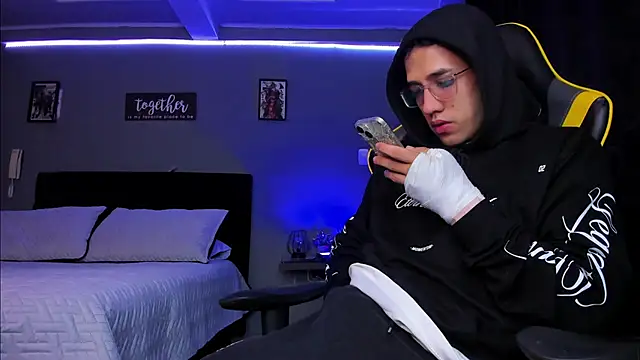 alexgiraldo   online show from 11.24.25