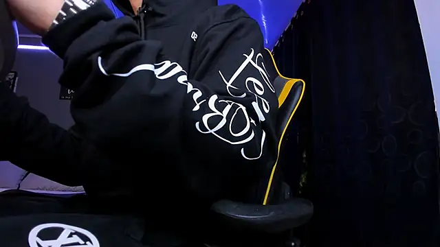 alexgiraldo   online show from 12.04.25