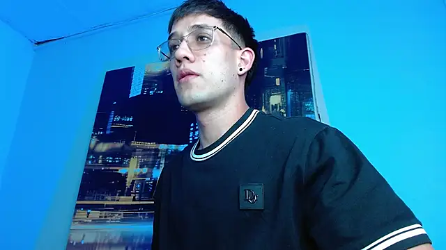 Snapshot of alexgiraldo__ chatting on 03.22.26 alexgiraldo online show from 03.22.26