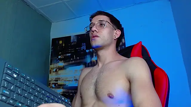 Snapshot of alexgiraldo__ chatting on 04.05.26 alexgiraldo online show from 04.05.26