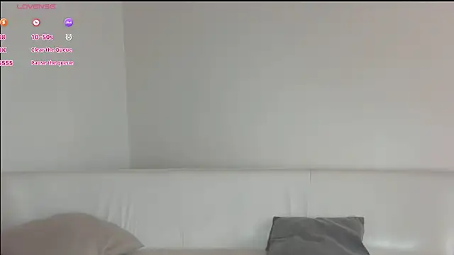 AliTemptress online show from 10.16.25