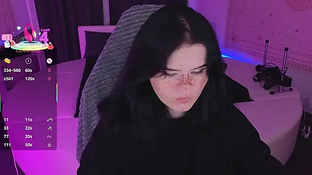 Snapshot of Dark_Shine chatting on 09.23.25 Dark Shine online show from 09.23.25