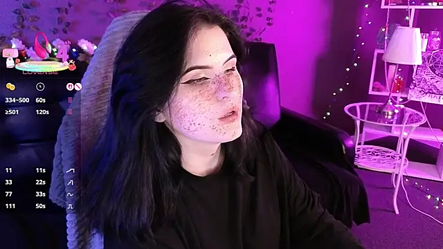 Snapshot of Dark_Shine chatting on 10.01.25 Dark Shine online show from 10.01.25