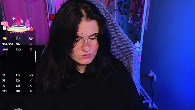 Snapshot of Dark_Shine chatting on 10.25.25 Dark Shine online show from 10.25.25