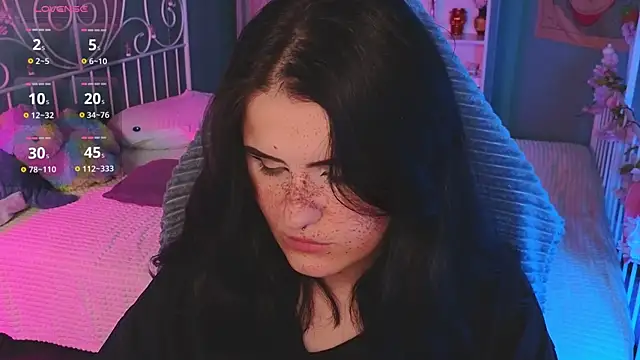 Dark Shine online show from 11.25.25