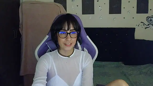 Snapshot of AvlieQueen chatting on 07.01.26 AvlieQueen online show from 07.01.26