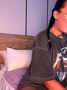 Snapshot of savana_heart chatting on 10.11.25 savana heart online show from 10.11.25