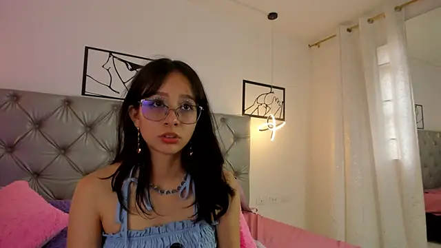 Naughty Couple83 online show from 04.14.26