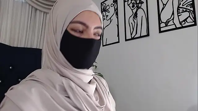 Snapshot of jade_nassar chatting on 10.17.25 jade nassar online show from 10.17.25