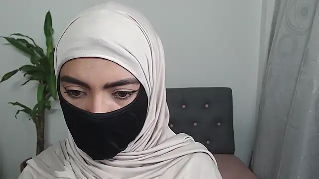 Snapshot of jade_nassar chatting on 10.25.25 jade nassar online show from 10.25.25