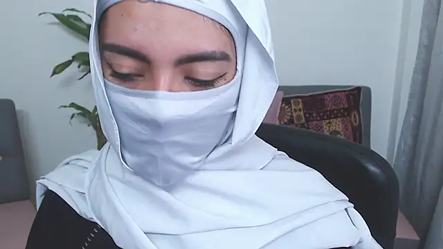 Snapshot of jade_nassar chatting on 11.02.25 jade nassar online show from 11.02.25