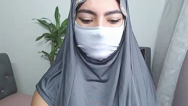 Snapshot of jade_nassar chatting on 11.04.25 jade nassar online show from 11.04.25