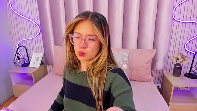 SamanthaPeachss online show from 11.12.25