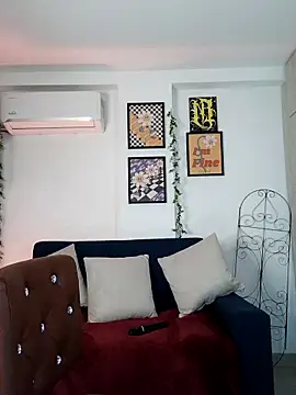 mishelkrave  online show from 10.09.25