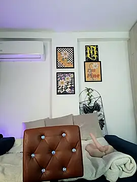 mishelkrave  online show from 11.13.25