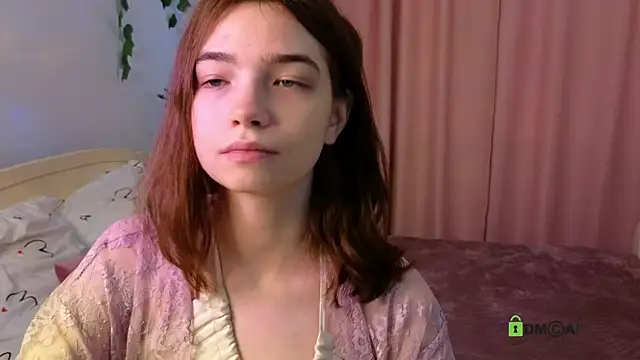 Snapshot of Evi_Brook chatting on 10.05.25 Evi Brook online show from 10.05.25