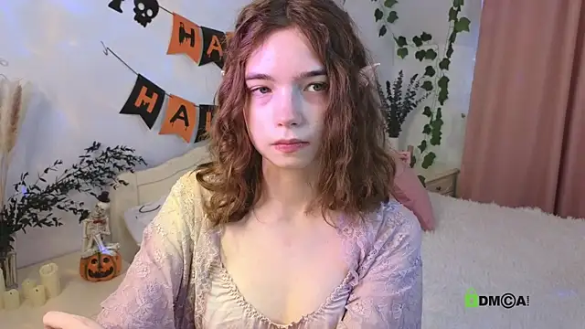 Snapshot of Evi_Brook chatting on 10.22.25 Evi Brook online show from 10.22.25