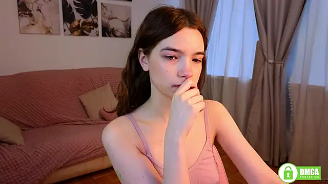 Snapshot of Evi_Brook chatting on 11.09.25 Evi Brook online show from 11.09.25