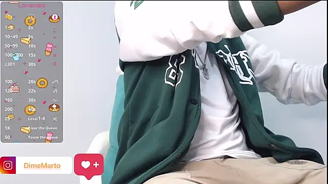 Snapshot of mike_black_22 chatting on 10.26.25 mike black 22 online show from 10.26.25