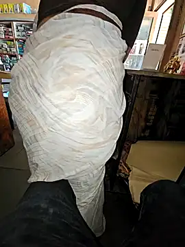 Snapshot of indianhotwife639 chatting on 10.01.25 indianhotwife639 online show from 10.01.25