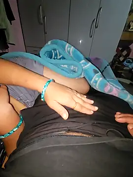 Snapshot of indianhotwife639 chatting on 10.02.25 indianhotwife639 online show from 10.02.25