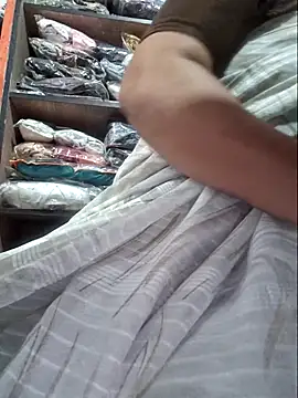 Snapshot of indianhotwife639 chatting on 10.06.25 indianhotwife639 online show from 10.06.25