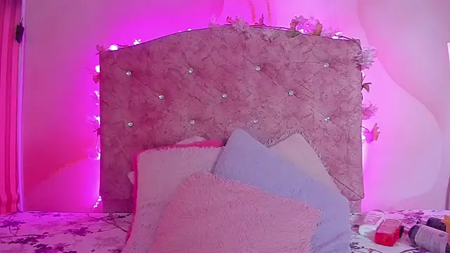 Mila grace  online show from 11.28.25