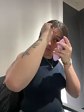 Alyha Cortes online show from 11.26.25