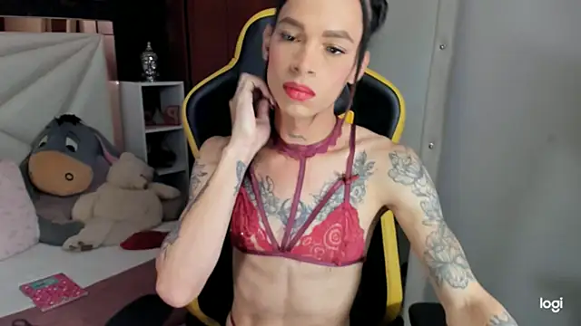 Snapshot of sara_slut21 chatting on 12.31.24 sara slut21 online show from 12.31.24